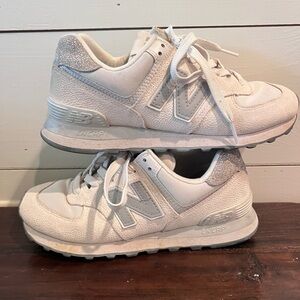 New Balance 574 Sneakers | Women’s 7 | Moonbeam / Gray | Good Condition